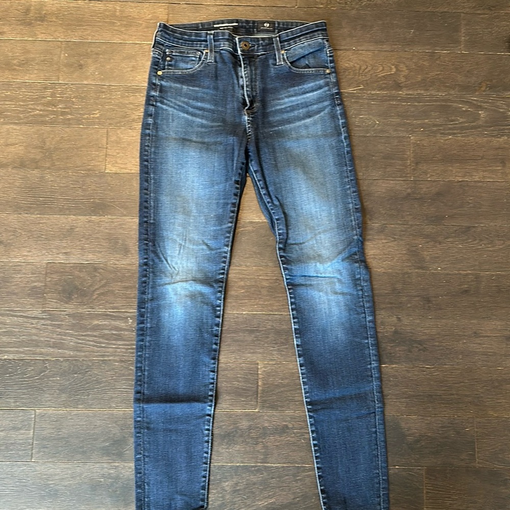 AG Jeans The Farrah Skinny in Size 28